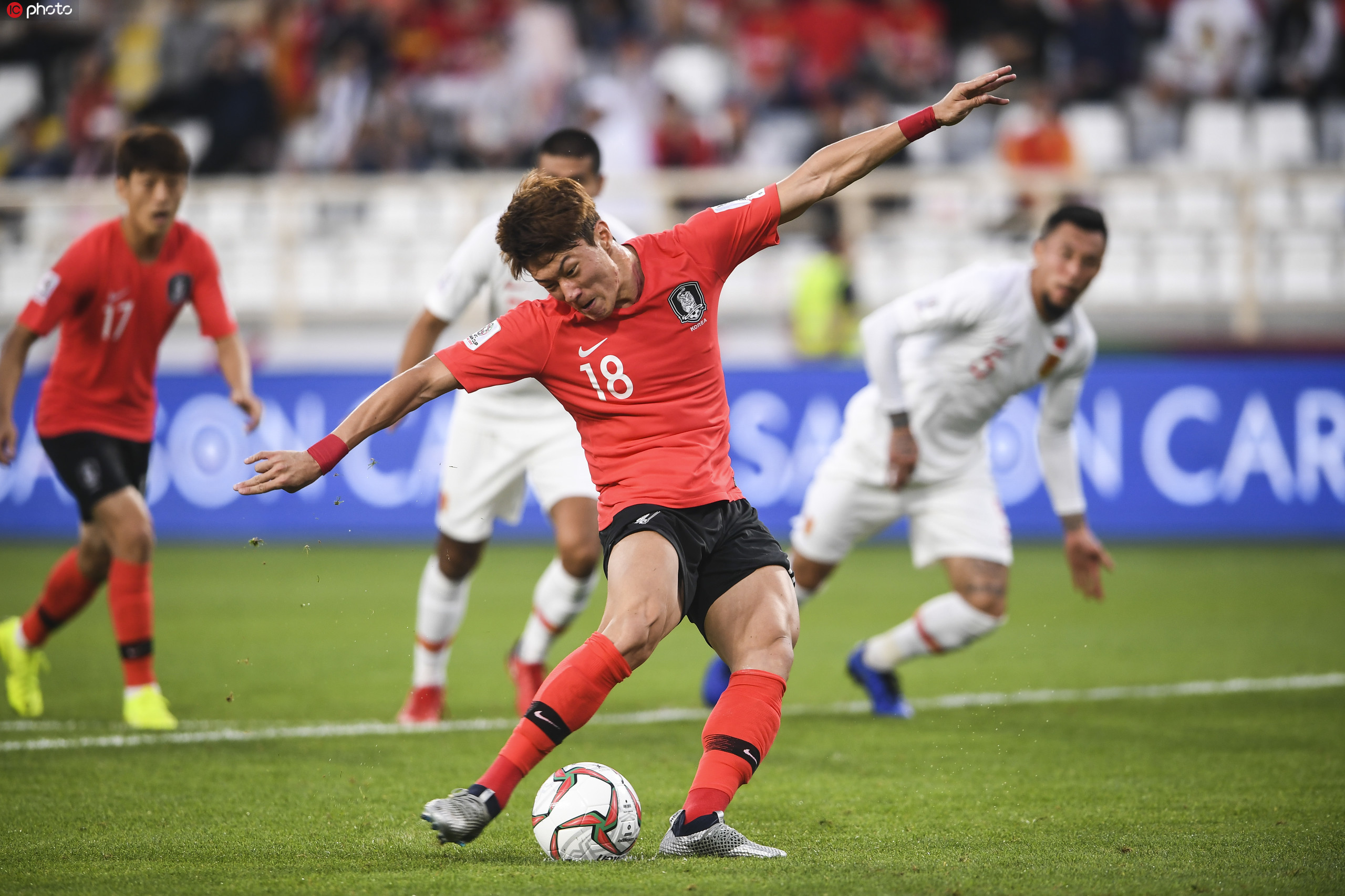 关于韩国中锋闪耀球场上，为球队带来胜利的信息