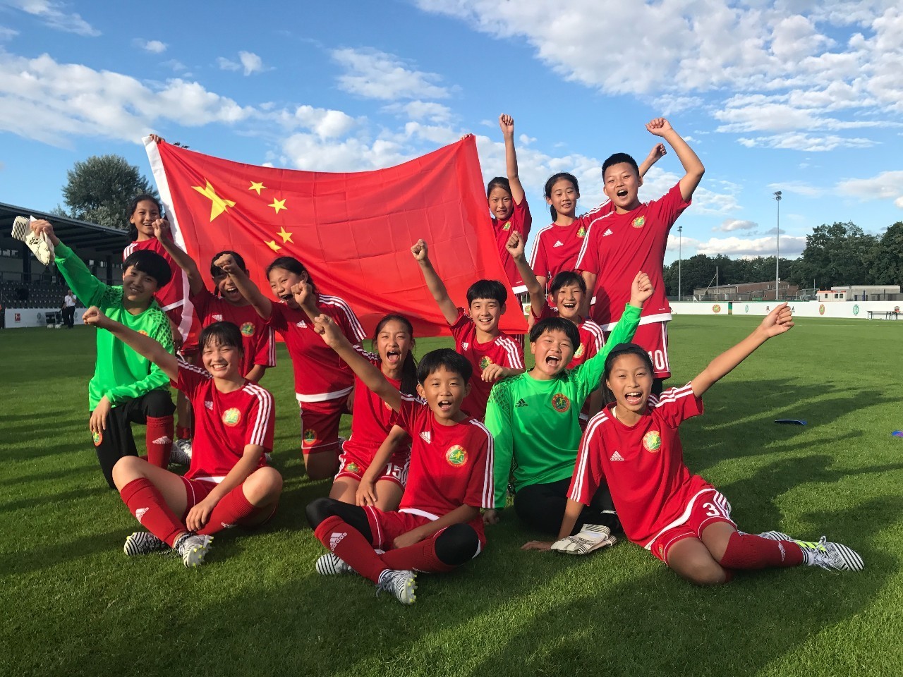 中国女足表现可圈可点，赛场风云再掀巅峰