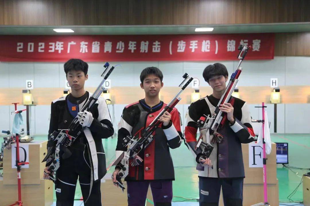 射击比赛险胜反败为胜，子弹击中靶心的简单介绍