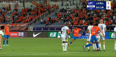 3-1，山东泰山终结2连败，泽卡双响，36岁邓卓翔率队2连胜终结